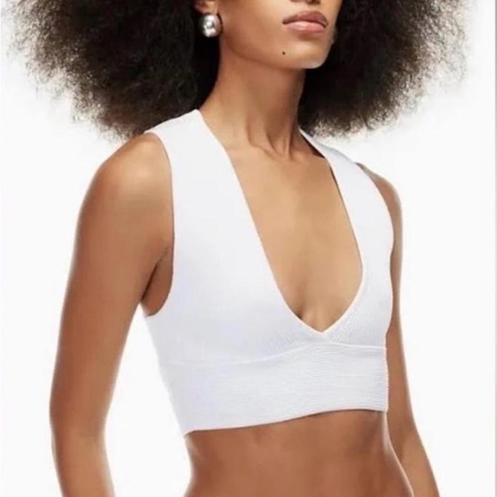 Babaton Sculpt Knit V-Neck Bralette - Matte Pearl/White